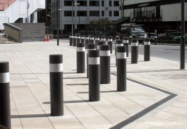 Avon Scimitar 75/30 PAS68 Bollard, impact rated static bollard